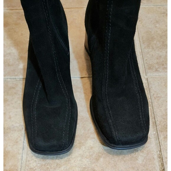 La Canadienne Womens Suede Ankle Booties Black Heel 2" Model #10935 Size 7.5M - Picture 4 of 10